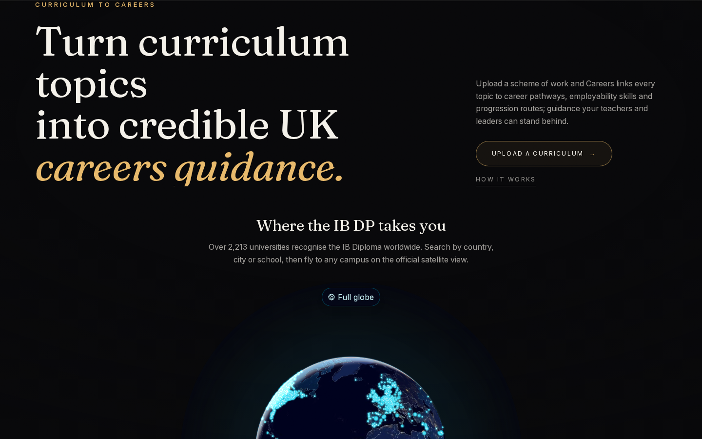 Inicio de Careers Studio en escritorio: título sobre currículo y carreras del Reino Unido, botón de carga y, debajo, el globo iluminado del reconocimiento del IB Diploma.